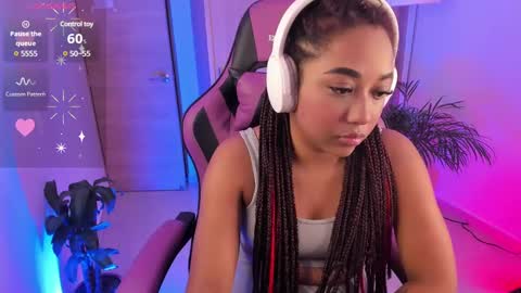 Snapshot of aisharose_ chatting on February 27, 1:05 am Aisha online show from February 27, 1:05 am