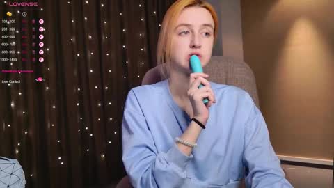 Snapshot of aishiro chatting on December 17, 1:28 pm aishiro online show from December 17, 1:28 pm