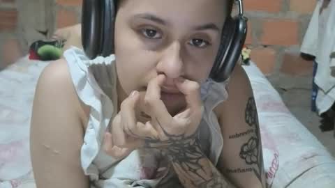 Snapshot of aitana23_ chatting on May 19, 2:23 pm aiti online show from May 19, 2:23 pm
