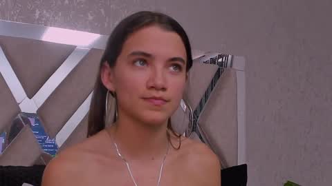 Snapshot of aitana_baker_ chatting on January 18, 3:59 pm little aitana  online show from January 18, 3:59 pm