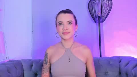 Snapshot of aitana_baker_ chatting on October 8, 4:21 am little aitana  online show from October 8, 4:21 am