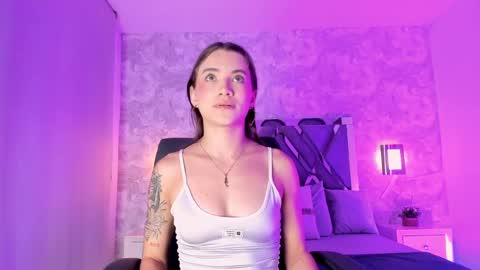 Snapshot of aitana_baker_ chatting on October 9, 3:59 am little aitana  online show from October 9, 3:59 am