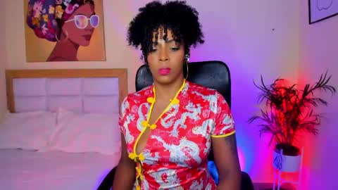 Snapshot of aitana_brown chatting on May 5, 8:39 pm Aitana Brown online show from May 5, 8:39 pm