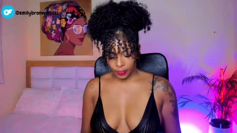 Snapshot of aitana_brown chatting on May 13, 9:22 pm Aitana Brown online show from May 13, 9:22 pm