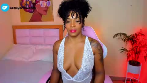 Snapshot of aitana_brown chatting on June 11, 10:19 pm Aitana Brown online show from June 11, 10:19 pm
