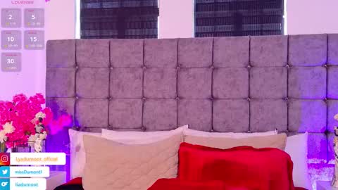 Queen Dumont   online show from February 4, 5:41 pm