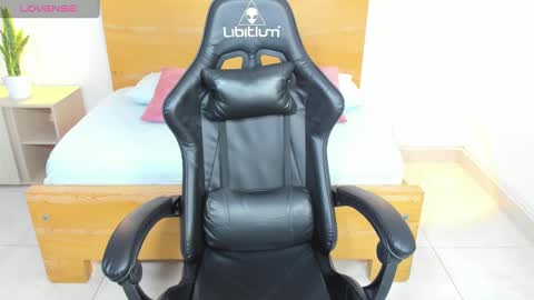 Snapshot of aixa_15 chatting on December 11, 3:05 pm Aixa Burgos online show from December 11, 3:05 pm