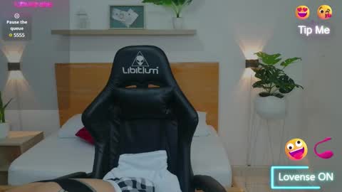 Snapshot of aixa_15 chatting on February 19, 11:49 am Aixa Burgos online show from February 19, 11:49 am