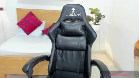 Snapshot of aixa_15 chatting on March 6, 2:40 pm Aixa Burgos online show from March 6, 2:40 pm