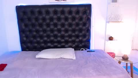 AIXA  online show from December 24, 6:50 pm