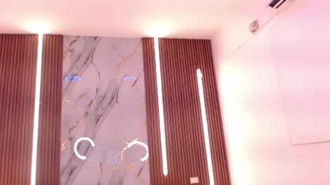 Snapshot of aixa_shaw chatting on April 25, 1:41 pm AIXA online show from April 25, 1:41 pm