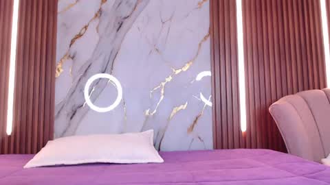 Snapshot of aixa_shaw chatting on May 24, 11:59 am AIXA online show from May 24, 11:59 am