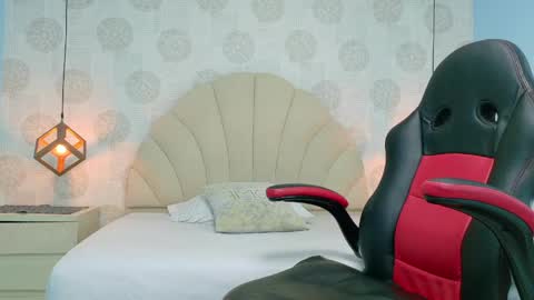 AIXA online show from April 21, 7:17 pm