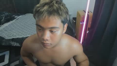 aizawa194624 online show from May 1, 2:43 pm