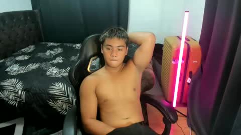 aizawa194624 online show from May 5, 4:26 pm
