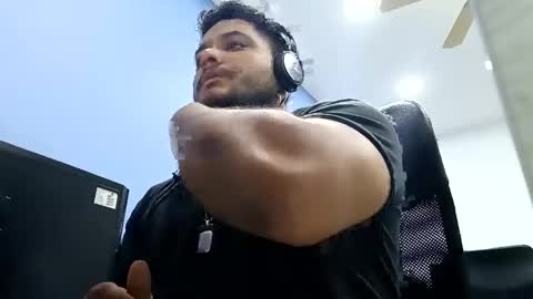 Snapshot of aj_cooper90_ chatting on February 1, 5:07 am Esteban online show from February 1, 5:07 am