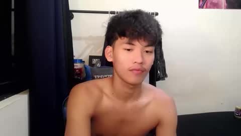 aj_daksxx online show from April 19, 1:54 pm