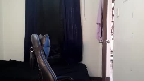 aj_daksxx online show from April 22, 5:54 am