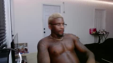 Snapshot of ajaxsteel chatting on November 17, 2:39 am ajaxsteel online show from November 17, 2:39 am