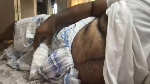 Snapshot of ajeeb_najeeb chatting on December 18, 8:31 am BigHairyGuy online show from December 18, 8:31 am