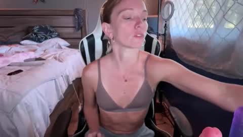 Snapshot of ajmiller25 chatting on June 1, 7:15 pm AJ online show from June 1, 7:15 pm