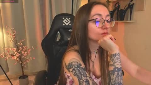 akaheby online show from April 17, 2:09 pm