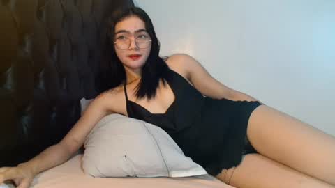 Snapshot of akamamiki25 chatting on June 17, 10:39 am akamamiki25 online show from June 17, 10:39 am