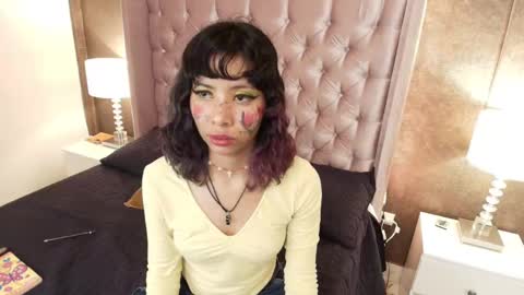 A K A N E  U W U online show from February 25, 4:42 pm