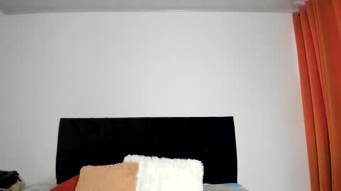 Snapshot of akanekihm chatting on May 14, 11:06 am MIRANDA online show from May 14, 11:06 am