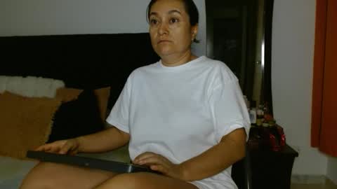 Snapshot of akanekihm chatting on June 11, 9:07 am MIRANDA online show from June 11, 9:07 am