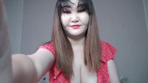 Snapshot of akanire chatting on November 22, 4:22 am Shelly online show from November 22, 4:22 am