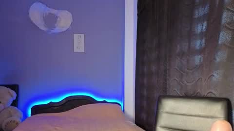 Snapshot of akashha chatting on November 11, 9:04 pm AKASHHA online show from November 11, 9:04 pm