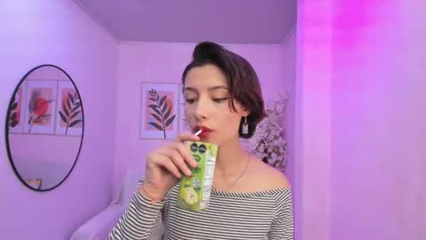 Snapshot of akaza_hakuji_ chatting on February 7, 12:39 pm Azaka  online show from February 7, 12:39 pm