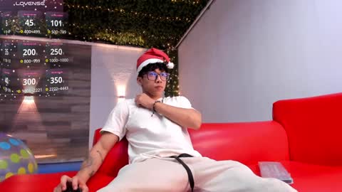 akazaboy online show from December 22, 5:12 am