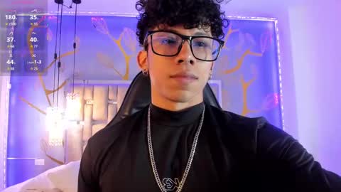 akazaboy online show from September 17, 9:27 pm