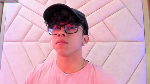 akazaboy online show from November 17, 4:18 am