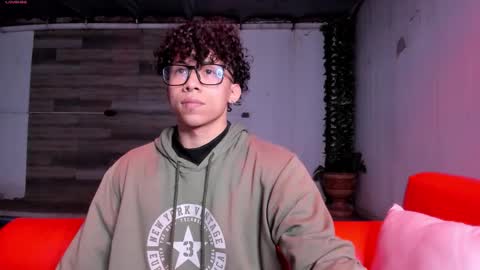 akazaboy online show from March 15, 5:24 am