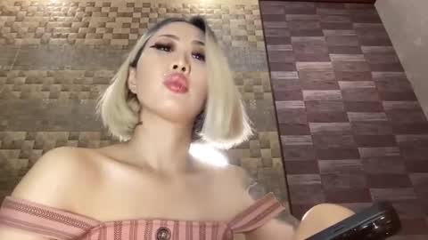 Akemi online show from September 13, 7:35 pm