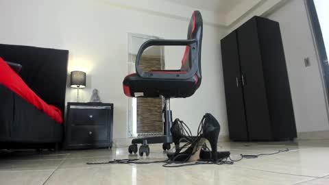 Akemi online show from January 28, 12:05 am