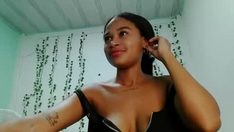 akemy_saunderz online show from July 23, 9:13 pm