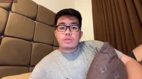Snapshot of akihiro_morningstar chatting on June 2, 9:44 am Dave online show from June 2, 9:44 am