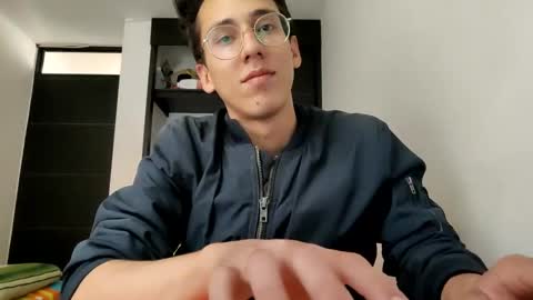 Snapshot of akilesbailo chatting on January 26, 7:20 pm My love online show from January 26, 7:20 pm