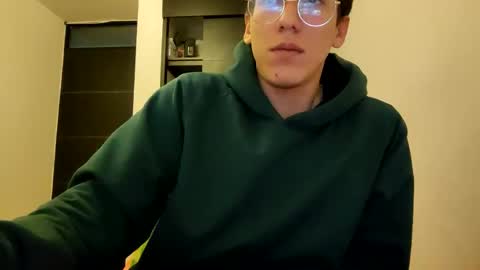 Snapshot of akilesbailo chatting on January 30, 3:55 am My love online show from January 30, 3:55 am