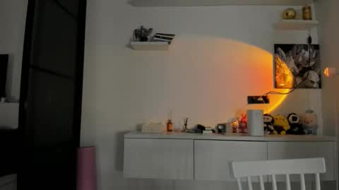 Snapshot of akime_girl chatting on November 28, 2:25 am Akime online show from November 28, 2:25 am