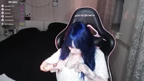 Snapshot of akirahartyx chatting on February 5, 3:27 pm akirahartyx online show from February 5, 3:27 pm