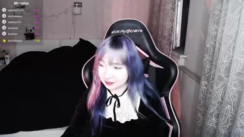 Snapshot of akirahartyx chatting on April 1, 4:26 pm akirahartyx online show from April 1, 4:26 pm