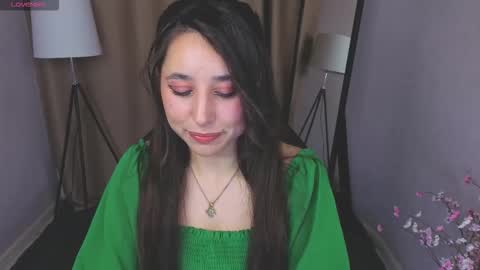 Snapshot of akirarh chatting on October 17, 6:38 am help me reach 25 thumbs up online show from October 17, 6:38 am