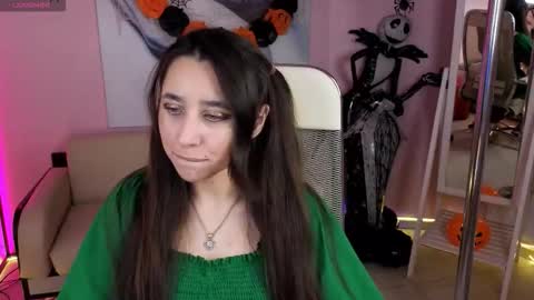 Snapshot of akirarh chatting on October 28, 10:52 am help me reach 25 thumbs up online show from October 28, 10:52 am