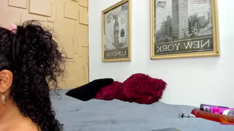 Snapshot of akyra_ebony chatting on April 30, 8:57 pm Zoe Hudson online show from April 30, 8:57 pm