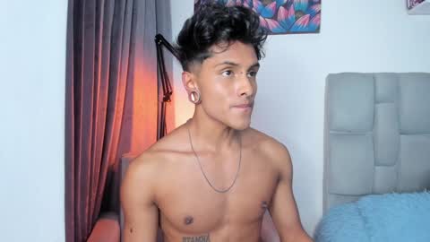 Ander uwu online show from January 2, 6:18 am